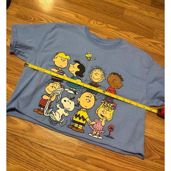 Peanuts Cropped Top Size Medium - Picture 5 of 5